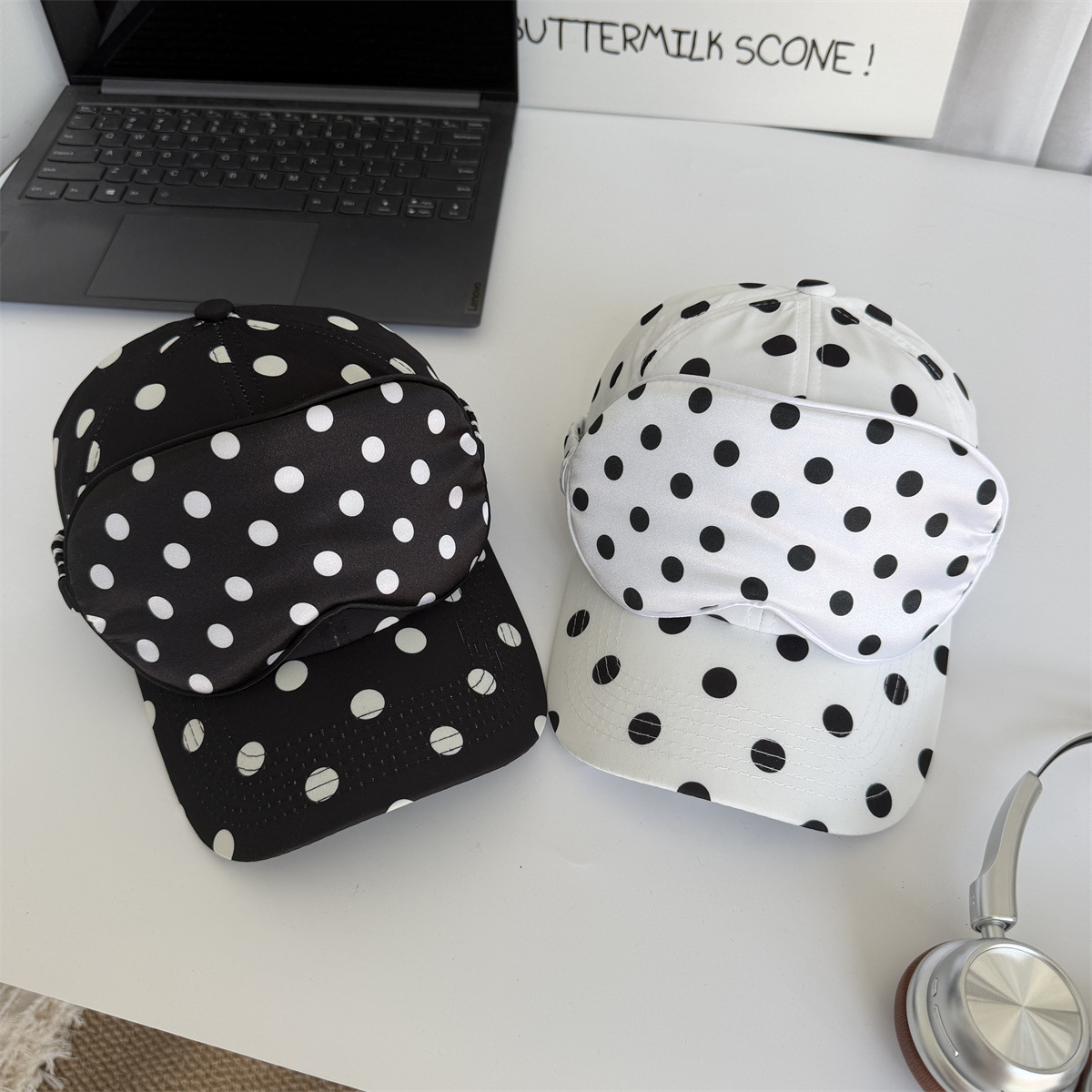 水玉模様の野球帽とアイマスク2点セット（女性用）、シンプルな - Travel Accessories Kit For Women のレビューと価格