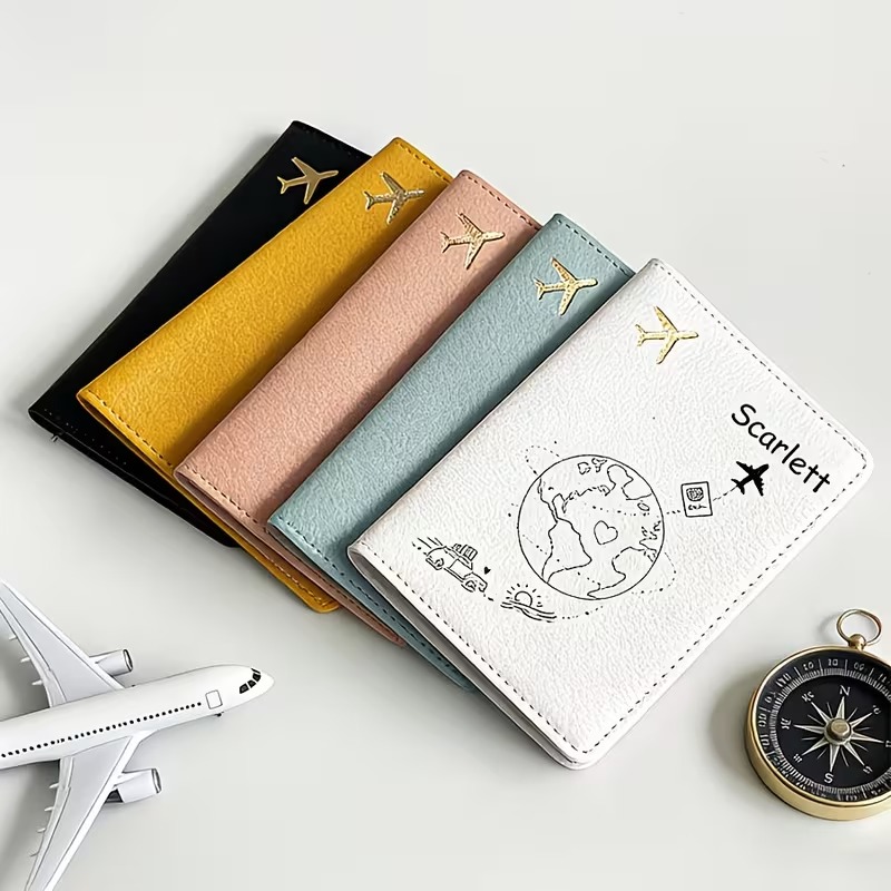 飛行機と地球のデザインが入ったカスタムネームテキスト付きパス - Travel Accessories Plane のレビューと価格