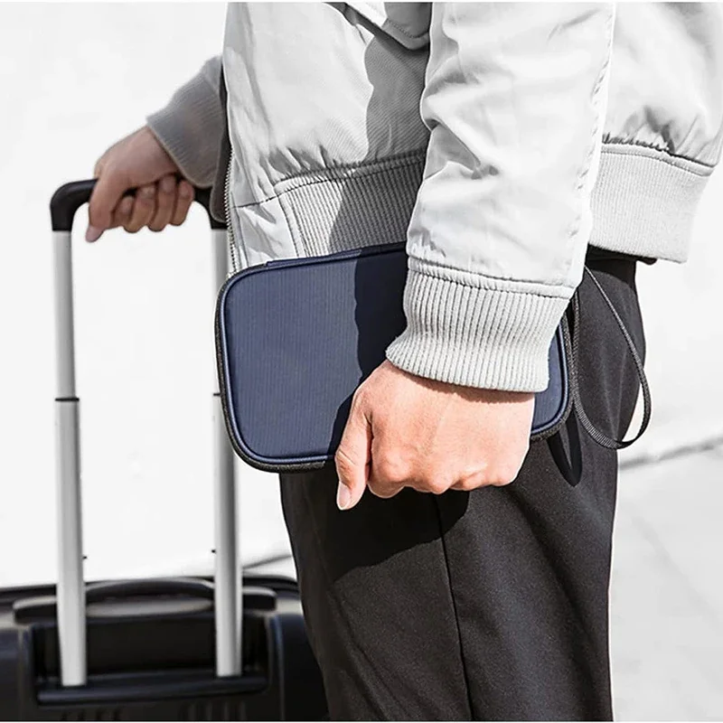 軽量ファミリートラベルパスポートカバーウォレットジッパー付き - Travel Accessories Comfort のレビューと価格